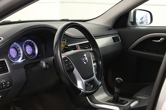Volvo V70 9 of 18
