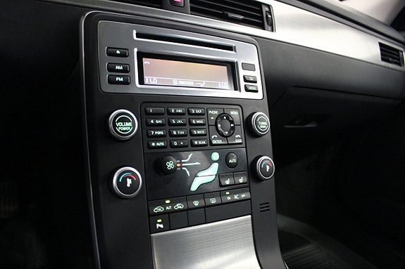 Volvo V70 15 of 18