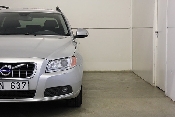 Volvo V70 4 of 18
