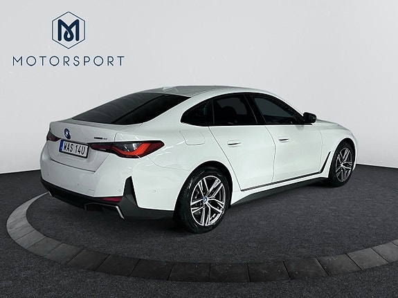BMW i4 7 of 23