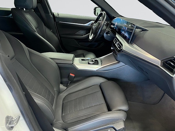 BMW i4 16 of 23