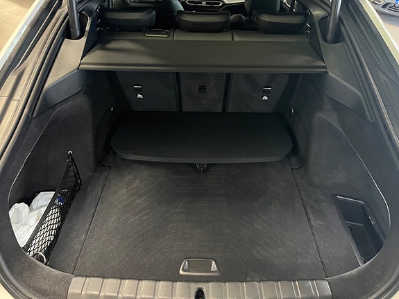 BMW i4 17 of 23