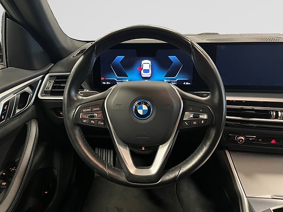 BMW i4 13 of 23