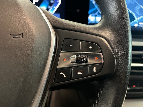 BMW i4 21 of 23