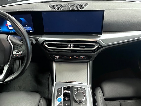 BMW i4 12 of 23