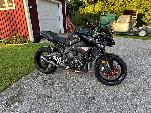 Yamaha MT-10 4 of 4