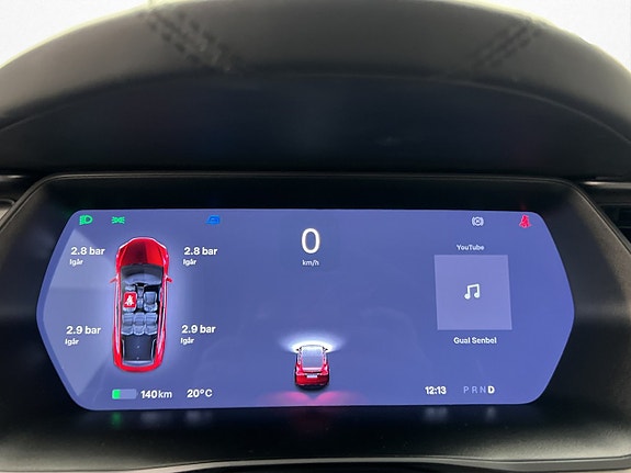 Tesla Model X 18 of 30