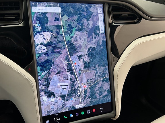 Tesla Model X 22 of 30