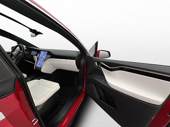 Tesla Model X 29 of 30
