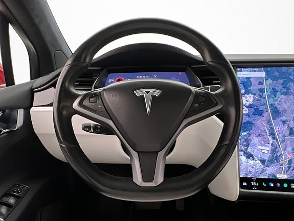 Tesla Model X 15 of 30