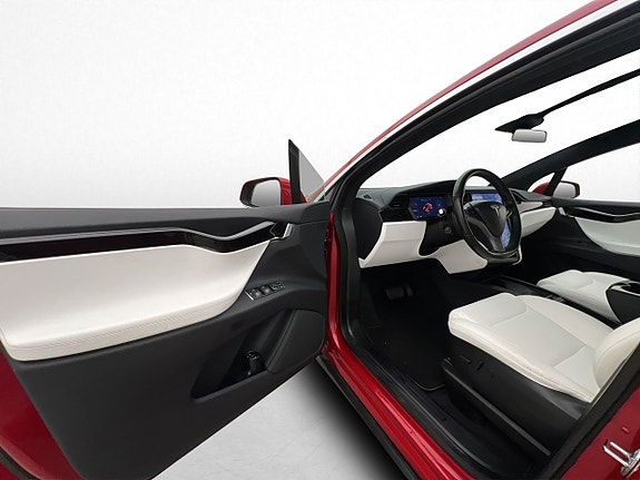 Tesla Model X 11 of 30
