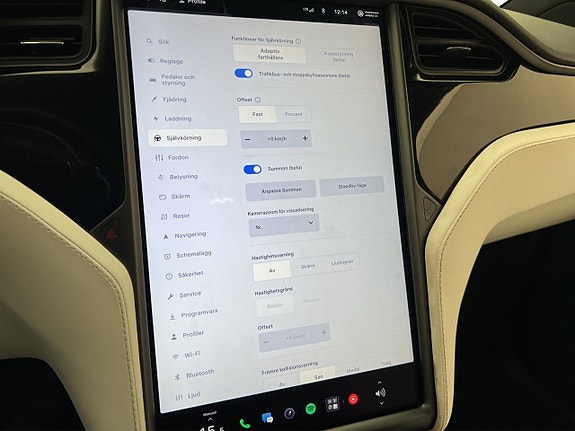 Tesla Model X 25 of 30