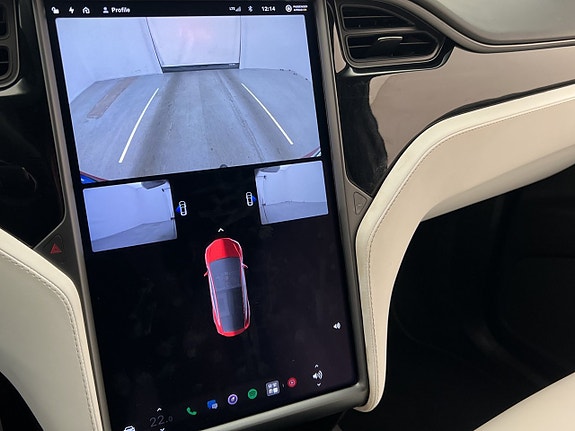 Tesla Model X 21 of 30