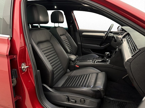Volkswagen Passat Alltrack 28 of 30