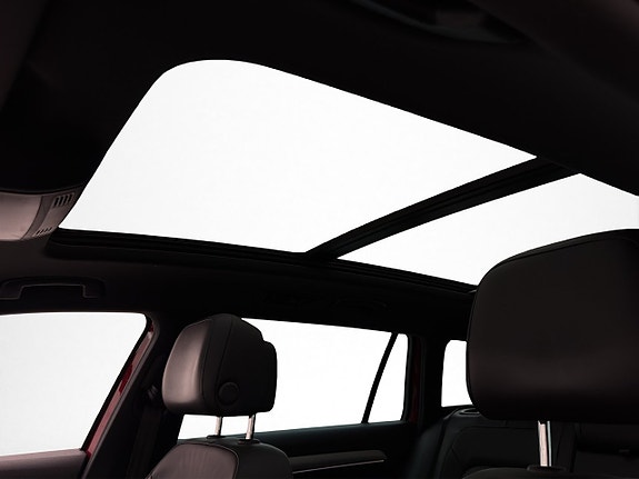 Volkswagen Passat Alltrack 13 of 30