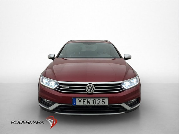 Volkswagen Passat Alltrack 2 of 30