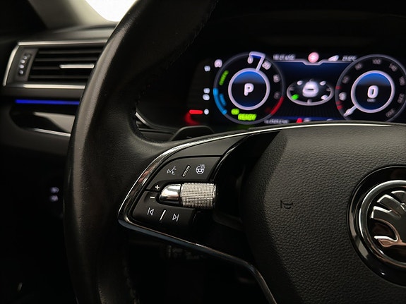 Skoda Superb 16 of 30
