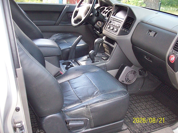 Mitsubishi Pajero 6 of 8