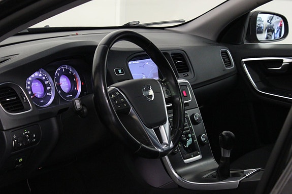 Volvo V60 9 of 20