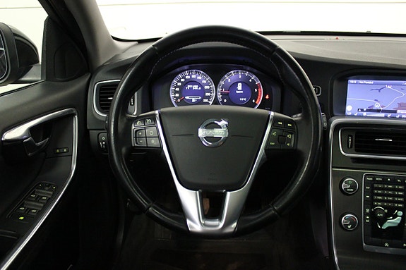 Volvo V60 13 of 20