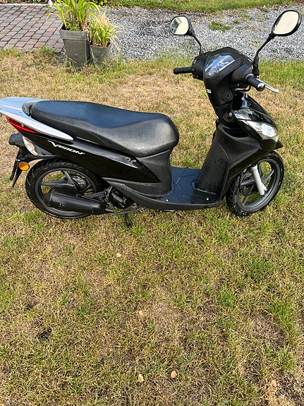 Honda NSC Vison Moped 6 of 7