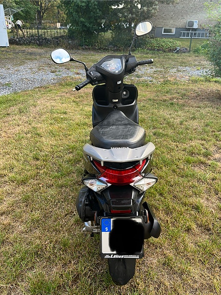 Honda NSC Vison Moped 5 of 7