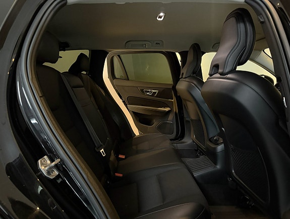 Volvo V60 11 of 25