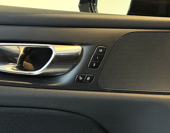 Volvo V60 13 of 25