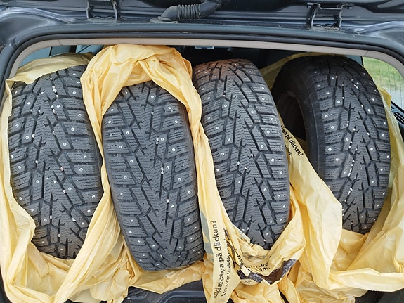 Volvo V50 2 of 13