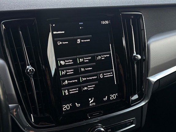 Volvo V90 Cross Country 18 of 20