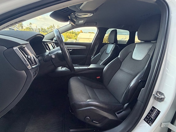 Volvo V90 Cross Country 8 of 20