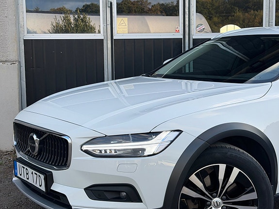 Volvo V90 Cross Country 3 of 20