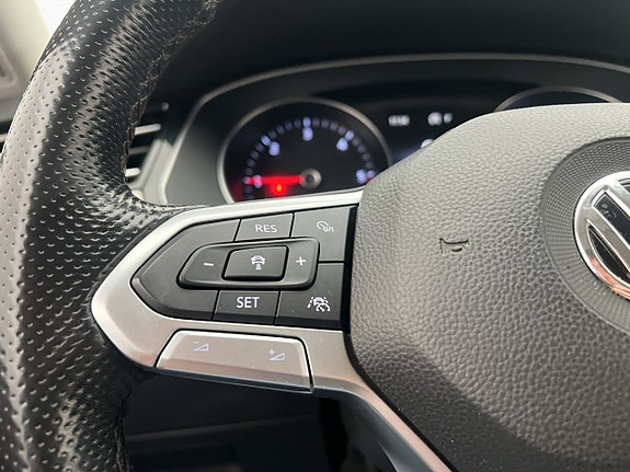 Volkswagen Passat Alltrack 19 of 30