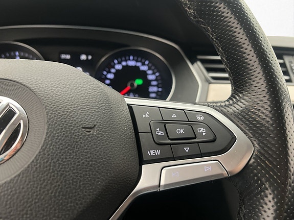Volkswagen Passat Alltrack 20 of 30
