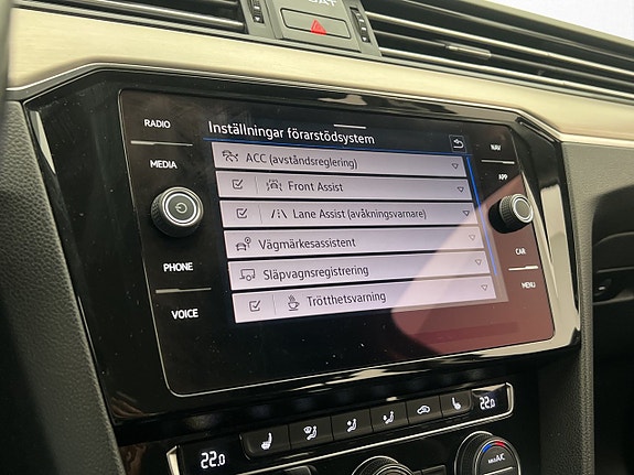Volkswagen Passat Alltrack 22 of 30
