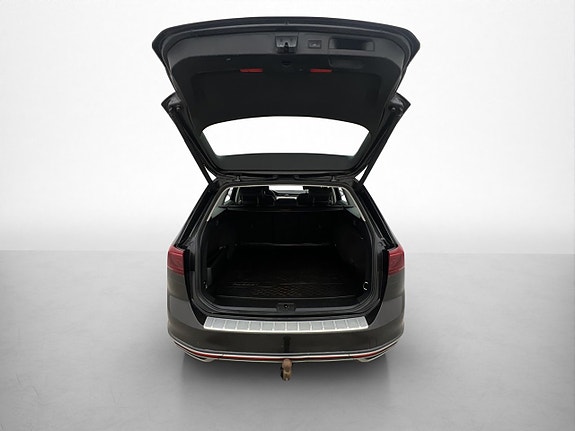 Volkswagen Passat Alltrack 29 of 30