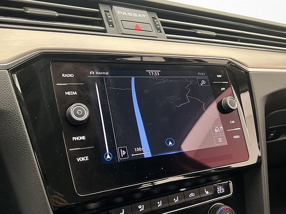Volkswagen Passat Alltrack 21 of 30