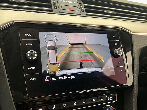 Volkswagen Passat Alltrack 24 of 30