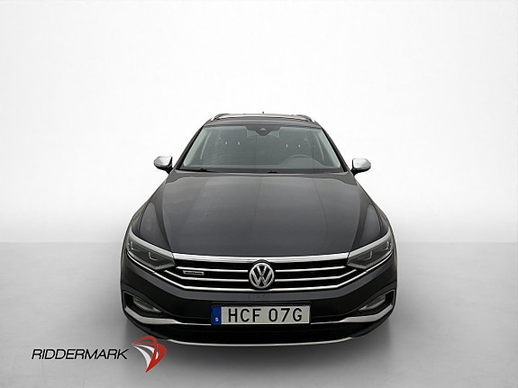 Volkswagen Passat Alltrack 2 of 30