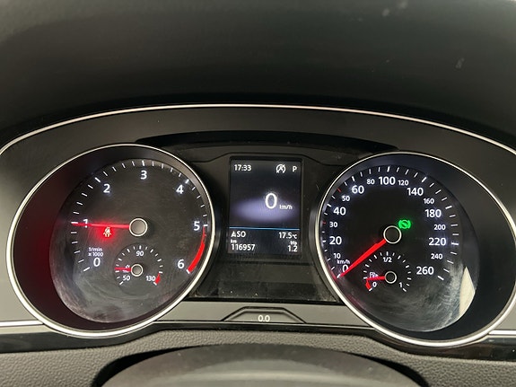 Volkswagen Passat Alltrack 18 of 30