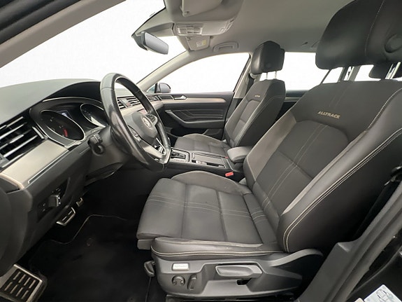Volkswagen Passat Alltrack 12 of 30