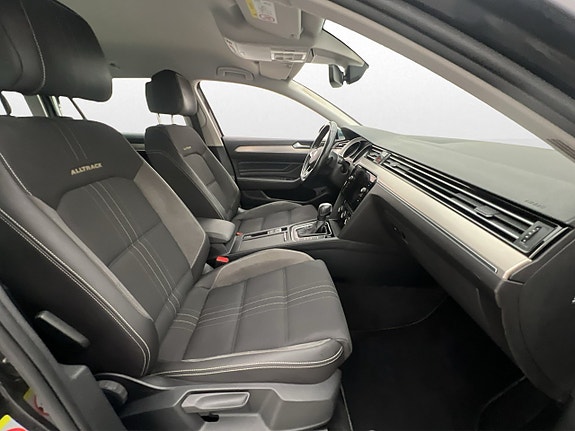 Volkswagen Passat Alltrack 15 of 30