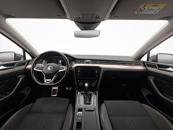 Volkswagen Passat Alltrack 13 of 30