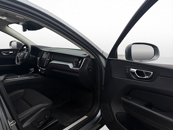 Volvo XC60 16 of 30