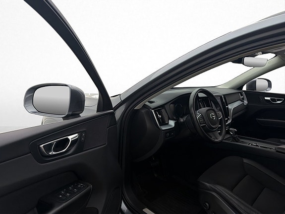 Volvo XC60 11 of 30