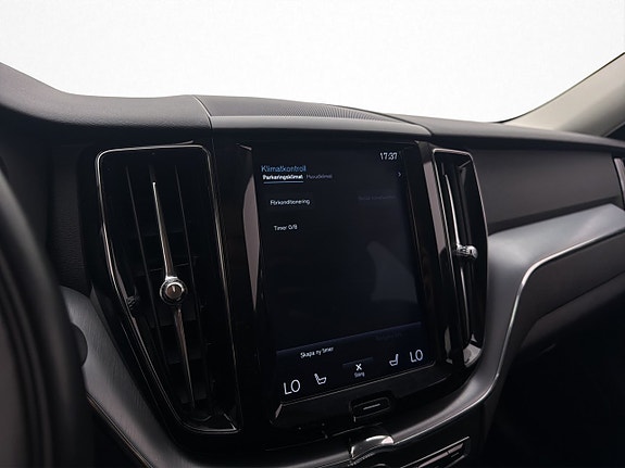 Volvo XC60 25 of 30
