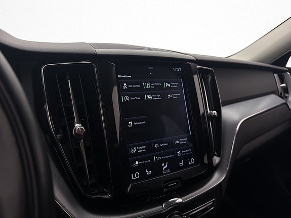 Volvo XC60 23 of 30