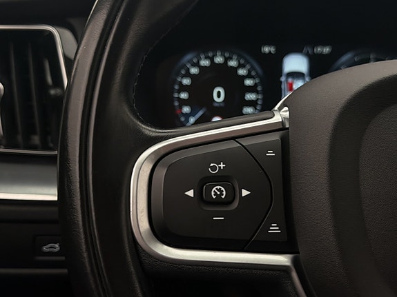Volvo XC60 19 of 30
