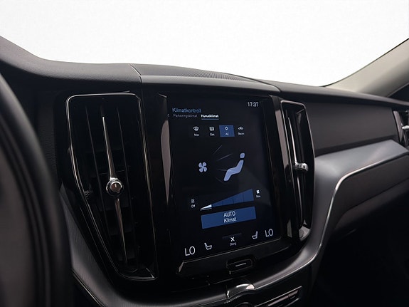 Volvo XC60 24 of 30