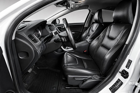 Volvo V60 8 of 11